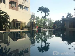Economic Luxurious Studio Pinewood Apartment Jatinangor near JATOS By Travelio - Image 3