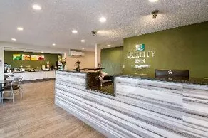 Econo Lodge - Image 5