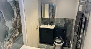 Cozy Apartment in Stoke-on-Trent One double bed - Image 2