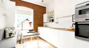 Stylish Flat in 1860's Listed Building - Image 2