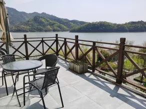 Pujiang Qingmuxiang Homestay - Image 4