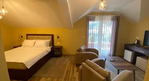 Hotel Kolonja's - Image 2