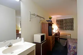 Columbus - Image 5