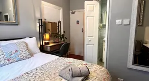 Relax Inn Guest House - Image 2