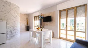 Luxury and Comfort in a Sea View Apartment - Image 2