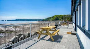 Waterfront 1 - 1 Bedroom Apartment - Wisemans Bridge - Image 3