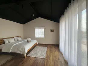 9 bedrooms in a lovely farm stay - Image 2