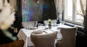 Boutique Hôtel, La Cour de la Reine, Rooftop & Bistronomique Restaurant - Image 4