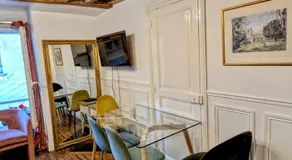 Opera Louvre HolidayApartment - Image 4