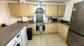 Modern 4 bedroom Home, 5 TV's with Netflix, 10 Beds, Off Road Parking For A Few Vans & Cars, 900MB, Near Coventry City Centre, Contractors, Families, Friends - Image 5