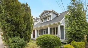 Unique Eastport Bungalow w Yard - Image 5