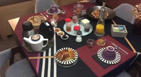 L'Instant des Hôtes - Image 3