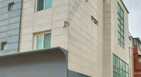 Korean BIG House / 3 Bedrooms / 2 Bathrooms / 133㎡ / Near Myeongdeok Station / Families & Groups - Image 3