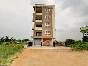 OYO Home 47702 Designer Stay New Town - Image 3