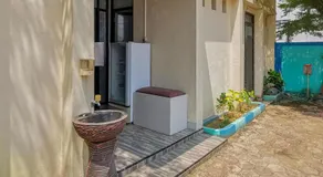 RedDoorz near Pantai Pancer Door Pacitan - Image 4