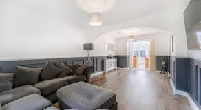Modern 3 bed House - Image 3