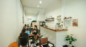 Noir Cafe And Hostel Chinatown Bangkok - Image 4