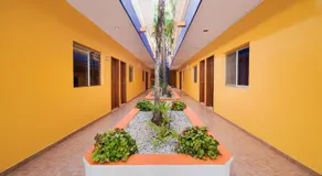 Hotel Yumkiin - Cerca Del Ferry y Terminal ADO - Image 3