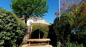 Cleave Court Guest House - Image 4