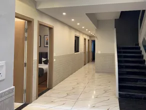 Hotel The Merc - Image 2