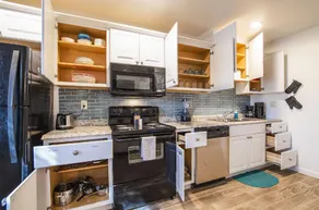 The Avenida Condominiums - Image 2