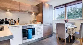 Mica Point City Centre Apartment - Image 4