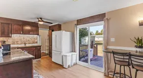 Chill Retreat, hot tub, large private yard - Image 3