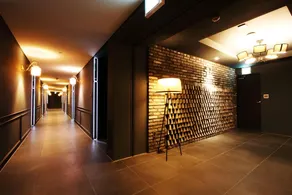 SR Design Hotel - Image 4