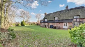 Lake Cottage - Image 5