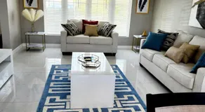 Spacious and Modern Townhouse - Image 2
