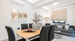 Villa Olive Green - Image 4