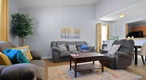 Spacious 4 Bed Great for Commuting Dogs Ok - Image 3