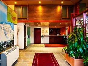 Arahova Inn Hotel - Image 5