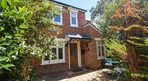 Unique period one bedroom house in Colchester - Image 3