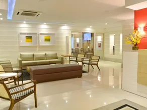 Capri Hotel - Image 2