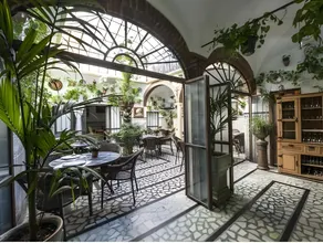 Hotel Las Palmeras by Vivere Stays - Image 3