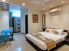 Hotel Nawalgarh Plaza - Image 2