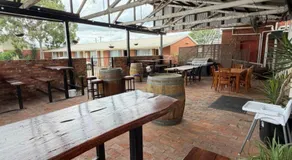 Star Hotel Rutherglen - Image 2