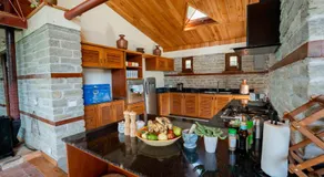 Deumadi Mountain Cottage - Image 5