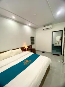 Snow Hotel - Image 3