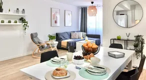 SPACIOUS, SUNNY FLAT BY CITY OF ARTS & SCIENCES - Image 5