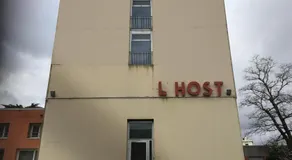 Appartement design tout confort (parking gratuit) - Image 3
