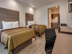 SureStay by Best Western Baytown - Image 5