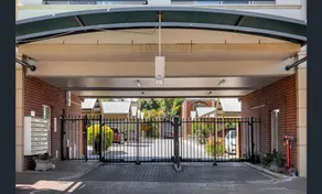 North Adelaide "The Grand" Apartments - Parking - Image 4