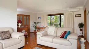 Clifton Gardens Bed & Breakfast - Orange - Image 2