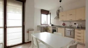 La Casa di Marco - Luminoso Appartamento a 2 minuti dalla Metro - Image 5