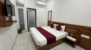 Hotel welcome & restaurant - Image 2
