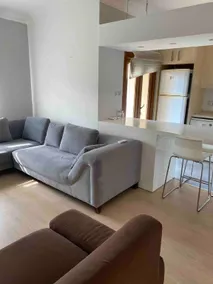 Havuz ve teras olanağı sunan mükemmel bir ev. - Image 4