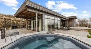 Spacious 4BR Summerhouse With Hot Tub - Image 4