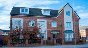 1 minute walk to Liverpool Stadium Free Private Parking, Anfield Liverpool Entire House - Image 4